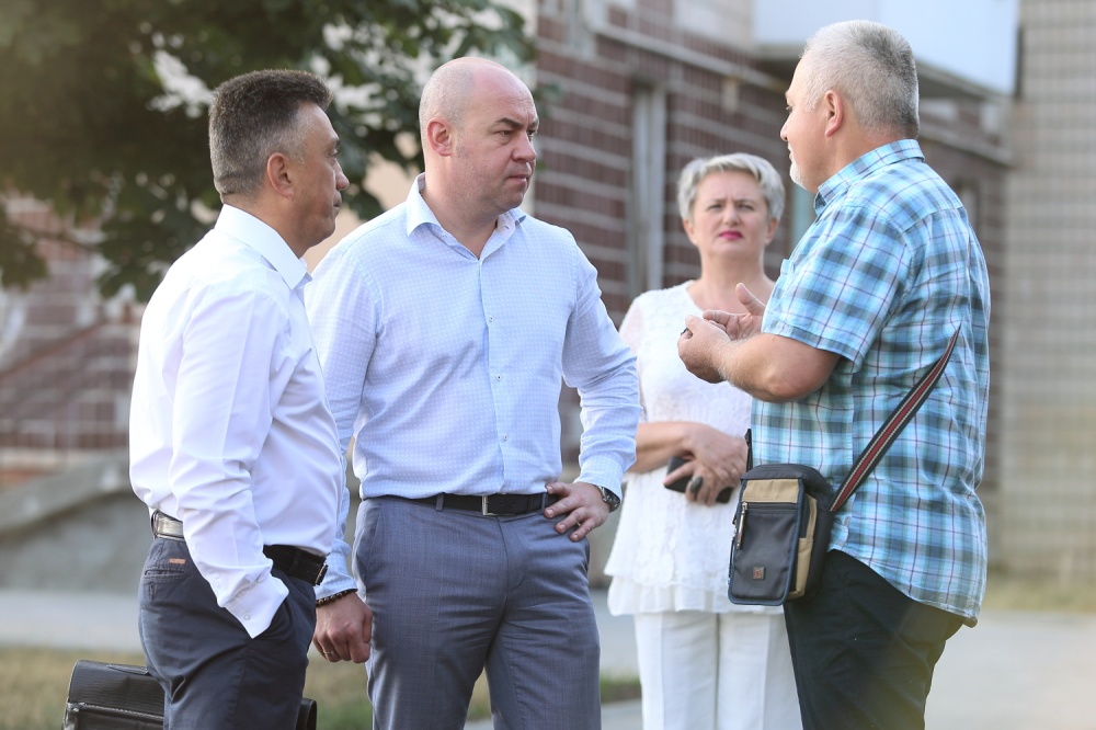 СергійНадал оглянув ремонт двору на вул. Морозенка, 7