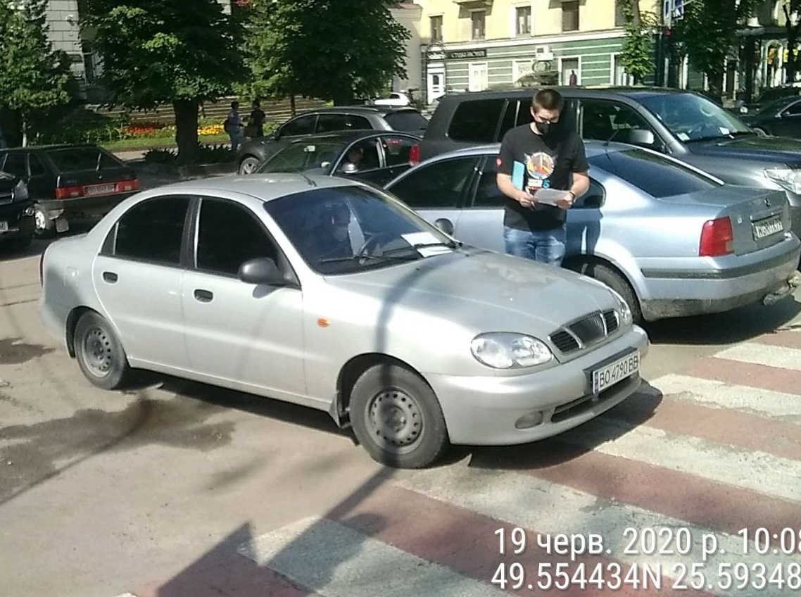 Інспекторами з паркування виявлено у Тернополі п'ять фактів протиправного використання державних номерних знаків автомобіля іншими особами