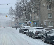 7 січня інспектори з паркування винесли 80 постанов на водіїв тих транспортних засобів, котрі перешкоджали роботі спецтехніки