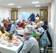 Різдвяний обід для потребуючих організували у соціальній їдальні Тернополя
