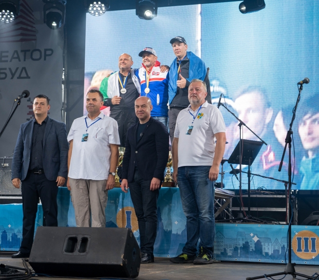 У Тернополі урочисто нагородили переможців етапів чемпіонату світу з водно-моторного спорту