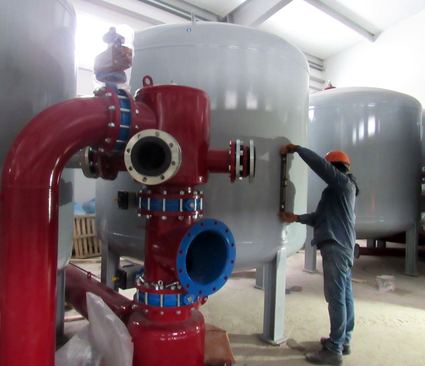 У Тернополі на станції знезалізнення води розпочали монтувати фільтрувальні блоки