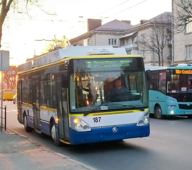 У Тернополі на маршрут №2 цими днями виїхав ще один низькопідлоговий тролейбус чеського виробництва