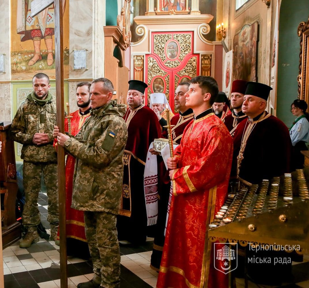 У тернопільському Архикатедральному Соборі відбулася Хресна дорога за мир в Україні
