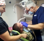 Лікарі-волонтери уже розпочали надавати необхідну стоматологічну допомогу тернопільським бійцям на передовій