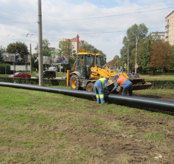 Фахівці КП «Тернопільводоканал» виконують планові ремонтні роботи на масиві «Сонячний»