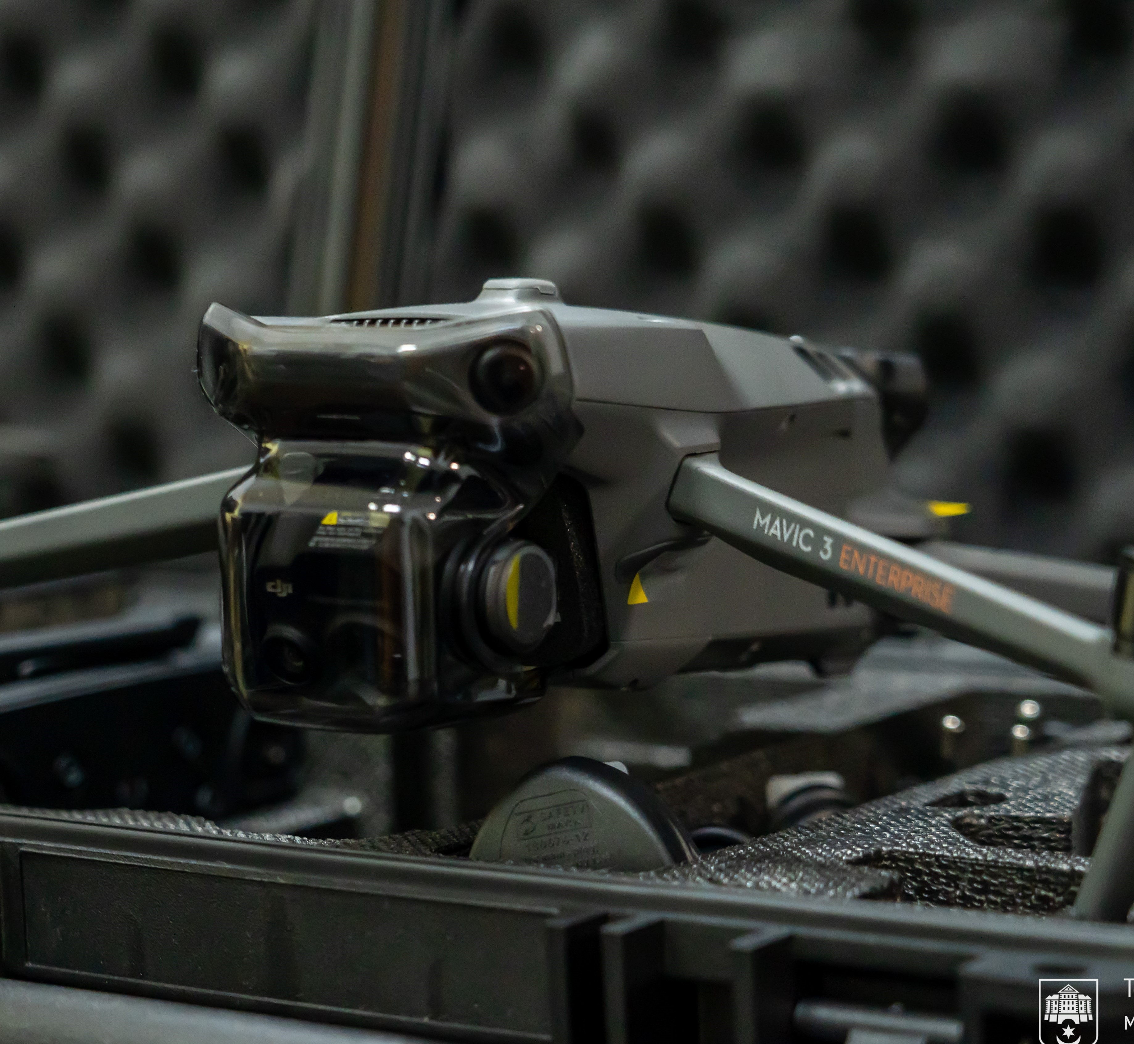 Міський голова Сергій Надал передав п’ять квадрокоптерів DJI Mavic 3T  для морських піхотинців