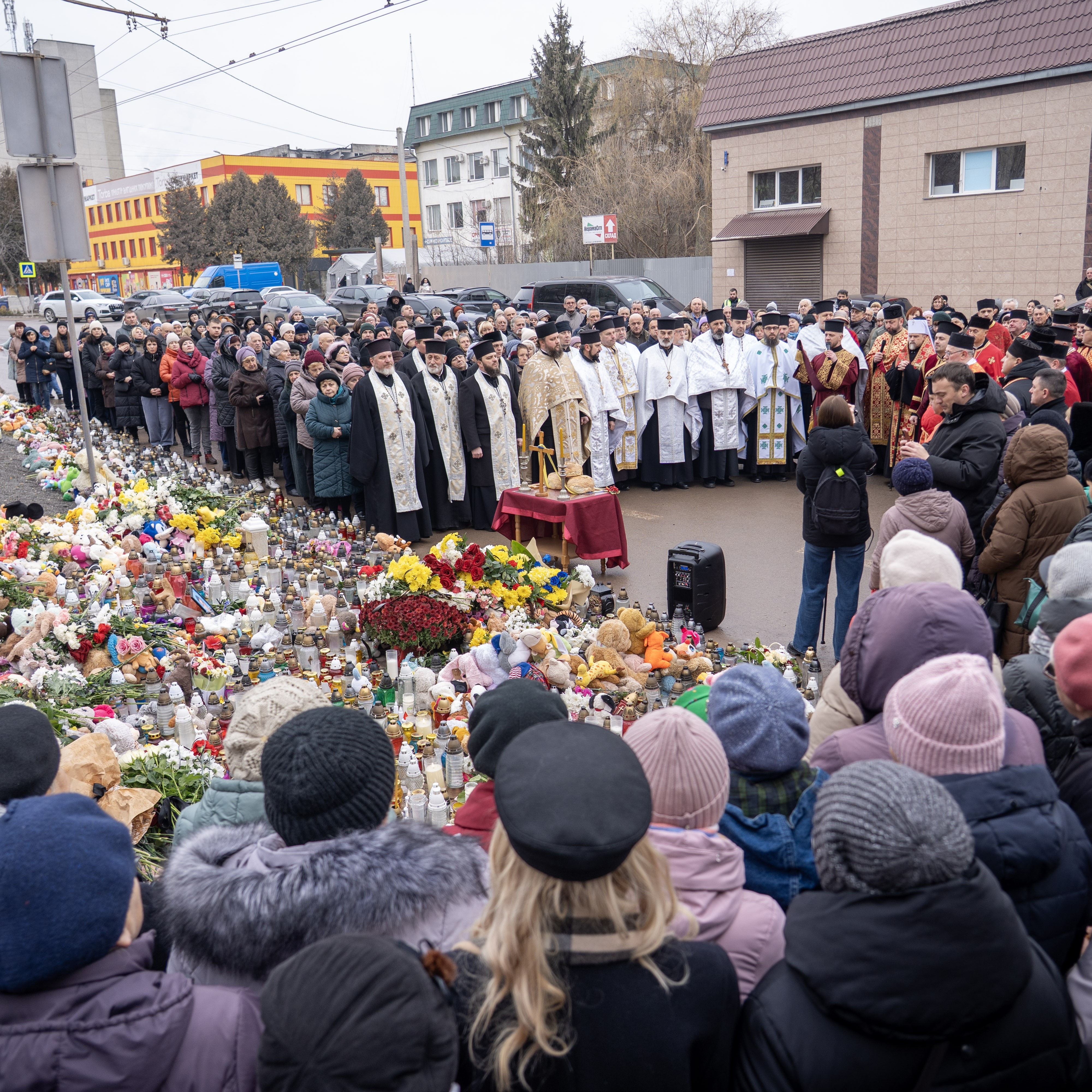 У Тернополі відслужили поминальний молебень за загиблими внаслідок ракетного удару