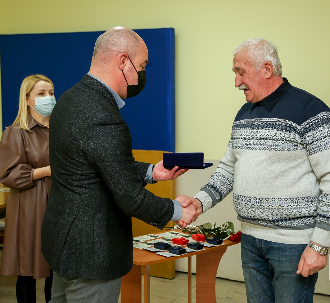 Міський голова Сергій Надал нагородив тернопільських ветеранів війни в Афганістані почесними відзнаками