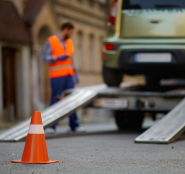 З прибудинкових територій Тернополя евакуюють покинуті автомобілі