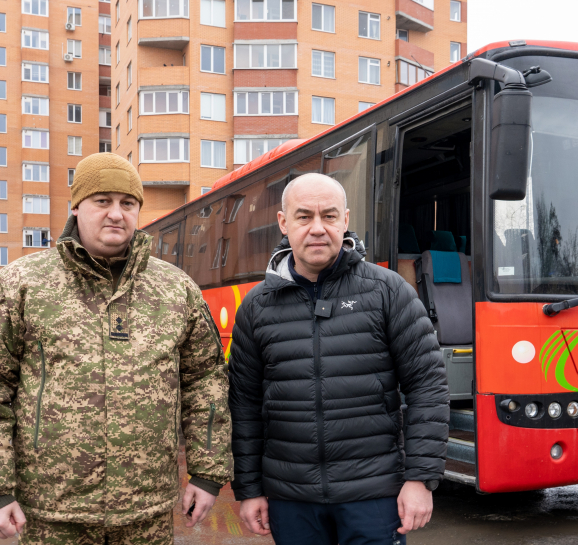 Тернопільська міська рада передала автобус Національній гвардії України