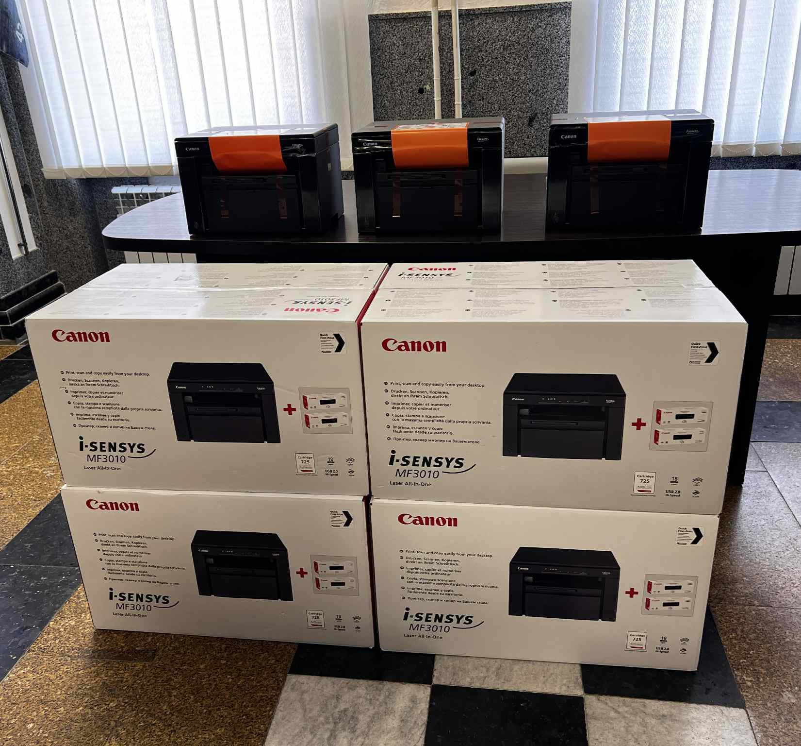 Тернопільська міська рада передала багатофункціональні пристрої Canon для потреб захисників