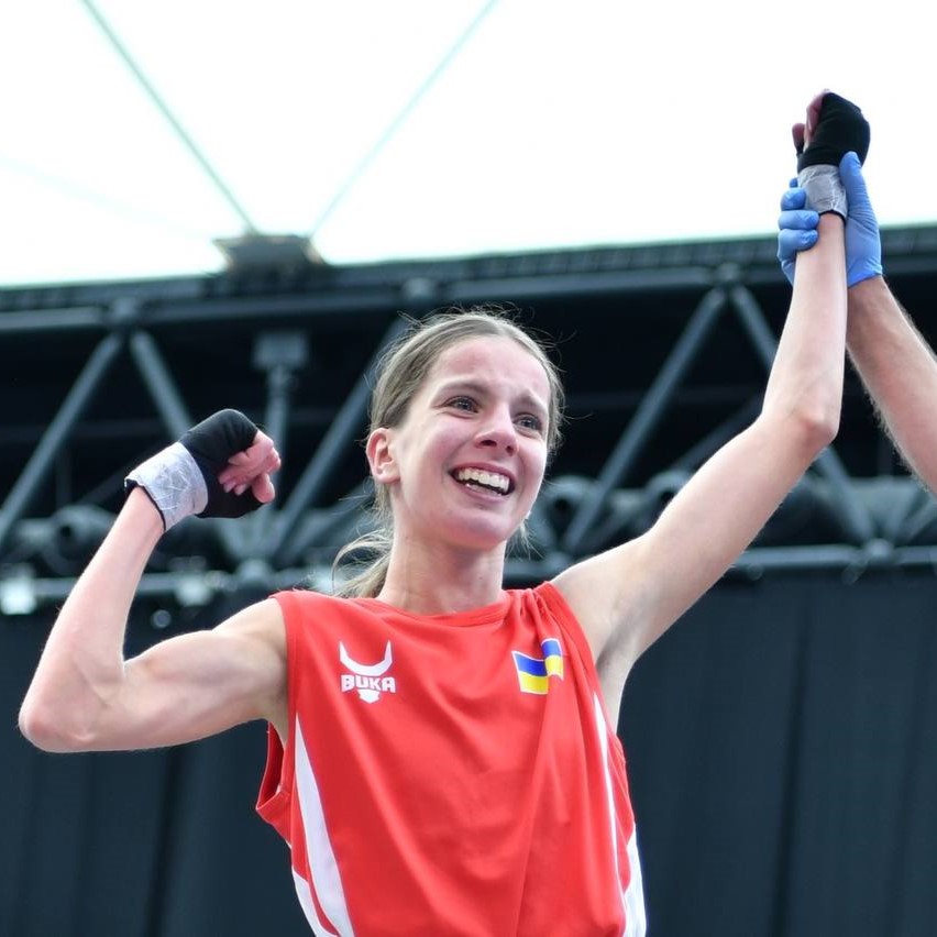 Руйнуючи стереотипи: історія 15-річної тернопільської боксерки Олександри Череватої (ВІДЕО)