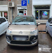 У травні за порушення правил паркування на місцях для родин Героїв винесено 16 постанов
