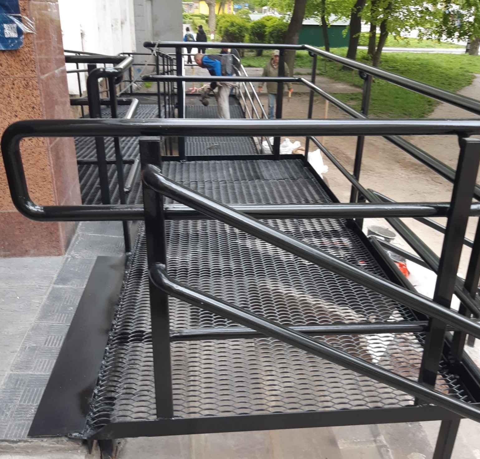 У Тернополі до Дому Ветерана облаштували пандус
