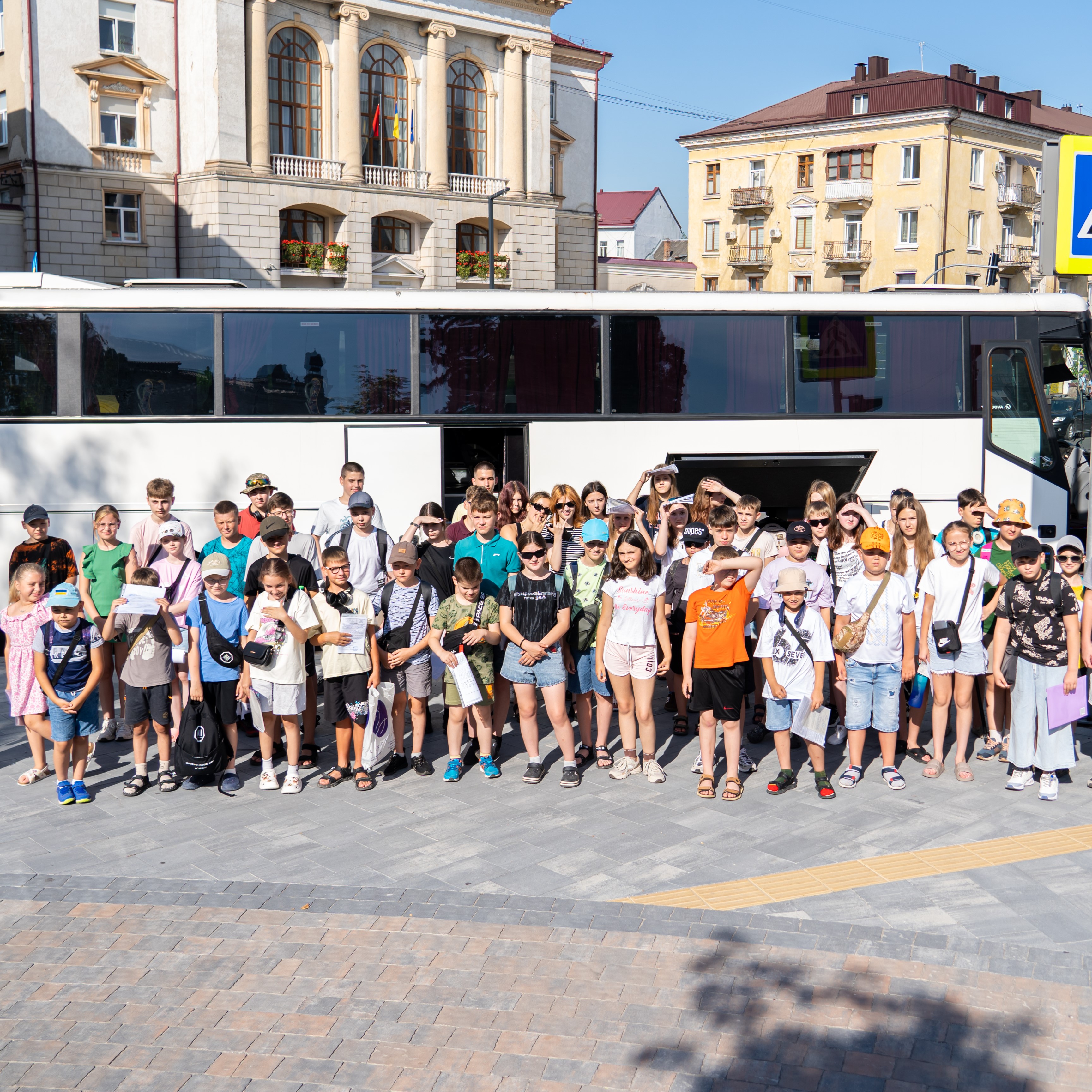 Ще 50 дітей пільгових категорій з Тернопільської громади вирушили на літнє оздоровлення до табору «Лісовий»