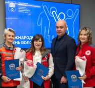 Міський голова Тернополя Сергій Надал нагородив тернопільських волонтерів