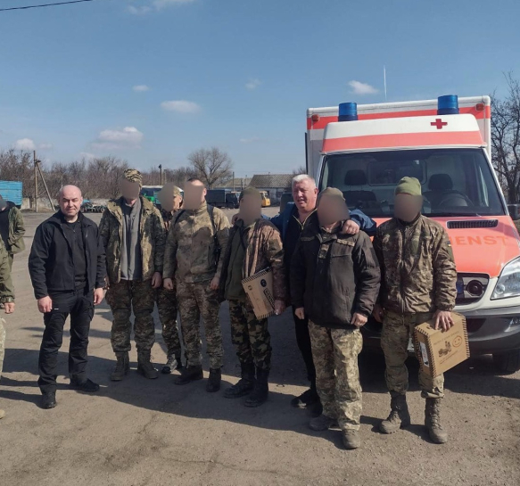 Посилки для наших захисників на передову уже доставляють волонтери центру «Допомога армії від Тернополя»