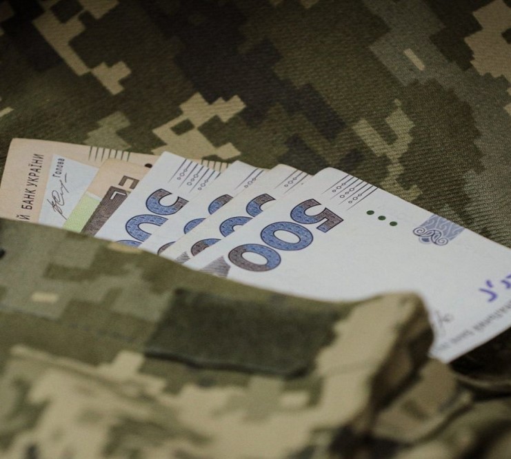 Понад 2200 тернопільських захисників вже отримали грошову допомогу на придбання спорядження