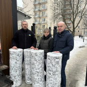 Міський голова Тернополя Сергій Надал передав матеріали волонтерам для плетіння маскувальних сіток