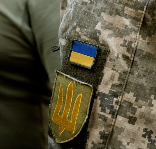Портативні зарядні станції та комп’ютерну техніку передали для чотирьох військових частин, що створені на базі Тернополя