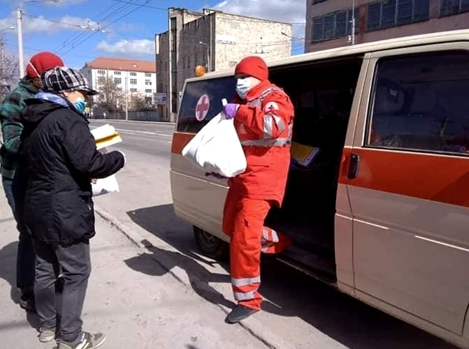 Понад 500 продуктових наборів доставили потребуючим в рамках благодійного проекту «Місто турботи»