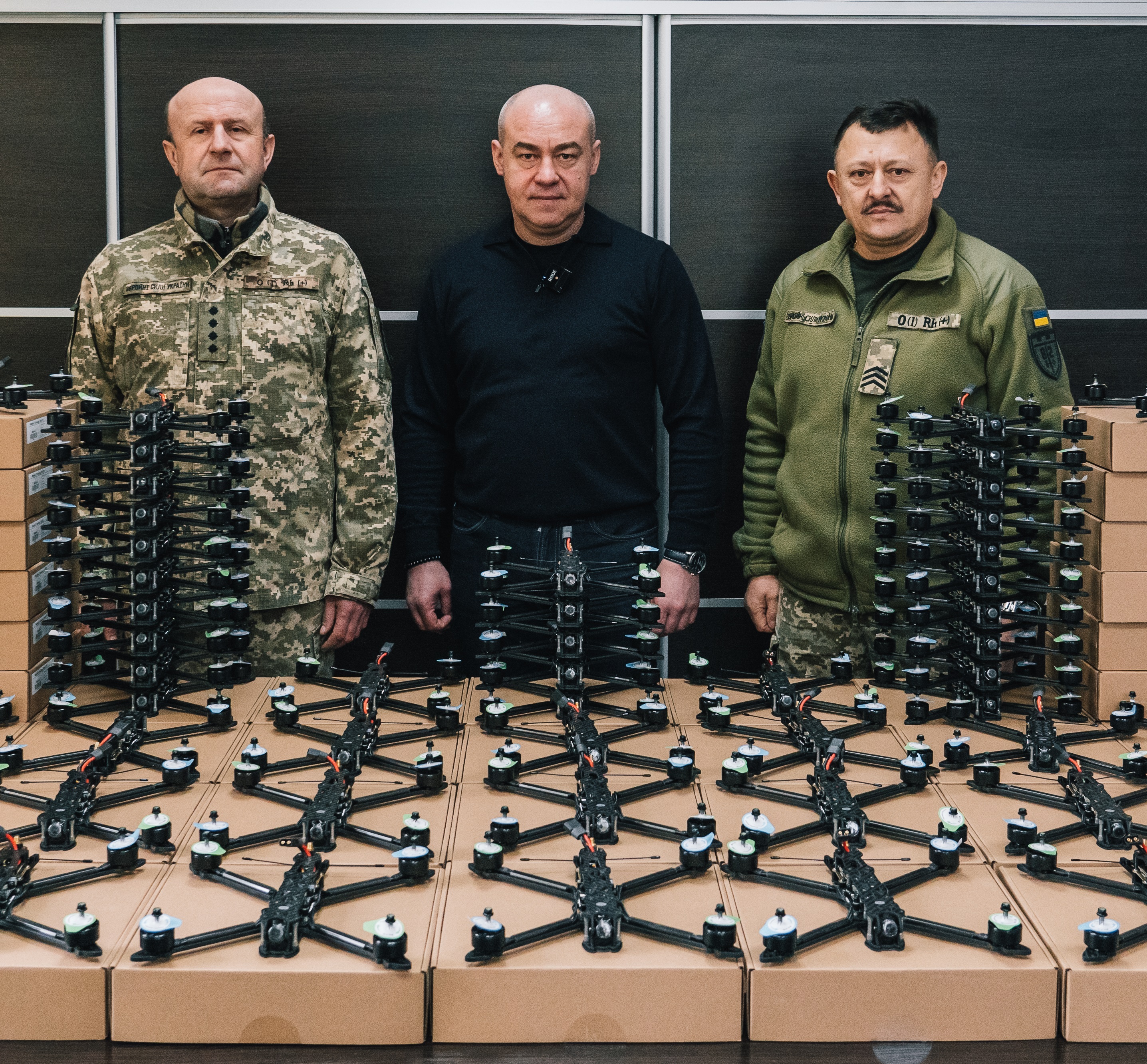 Тернопільська міська рада передала для сил оборони ще 50 дронів FPV