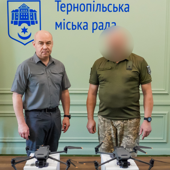 Два квадрокоптери Mavic передали захисникам однієї з військових частин Тернополя