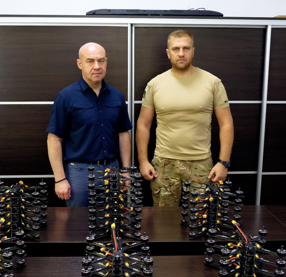 Тернопільська міська рада передала 40 ударних дронів для захисників 110-ої окремої механізованої бригади