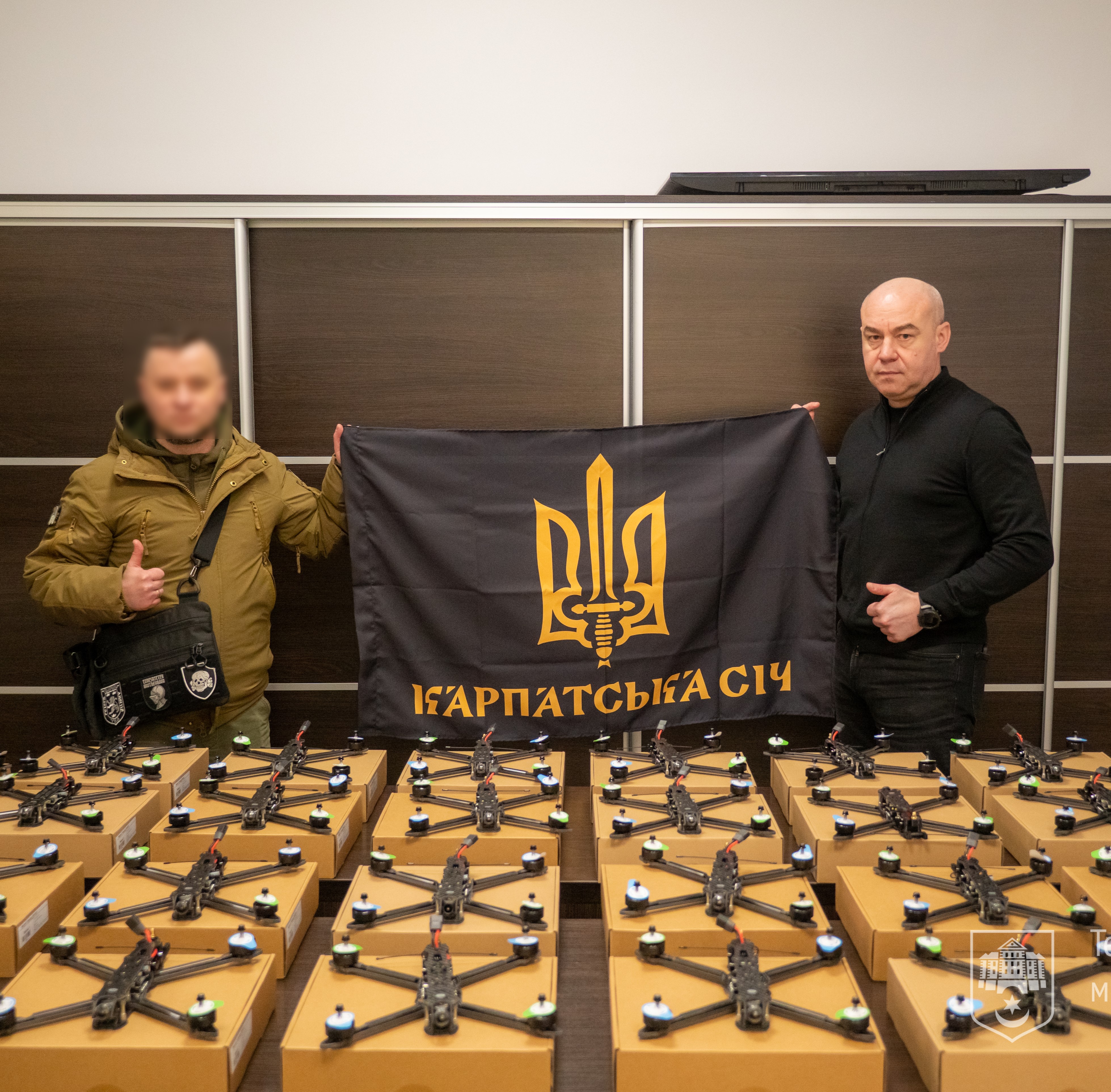 Міський голова Тернополя Сергій Надал передав ще 30 FPV-дронів для 49-го окремого штурмового батальйону «Карпатська Січ»