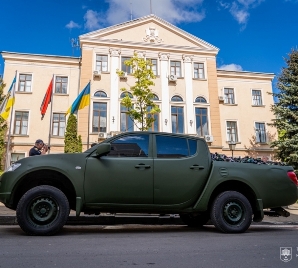 Від початку повномасштабної війни з Тернополя на фронт передано 44 транспортних засоби
