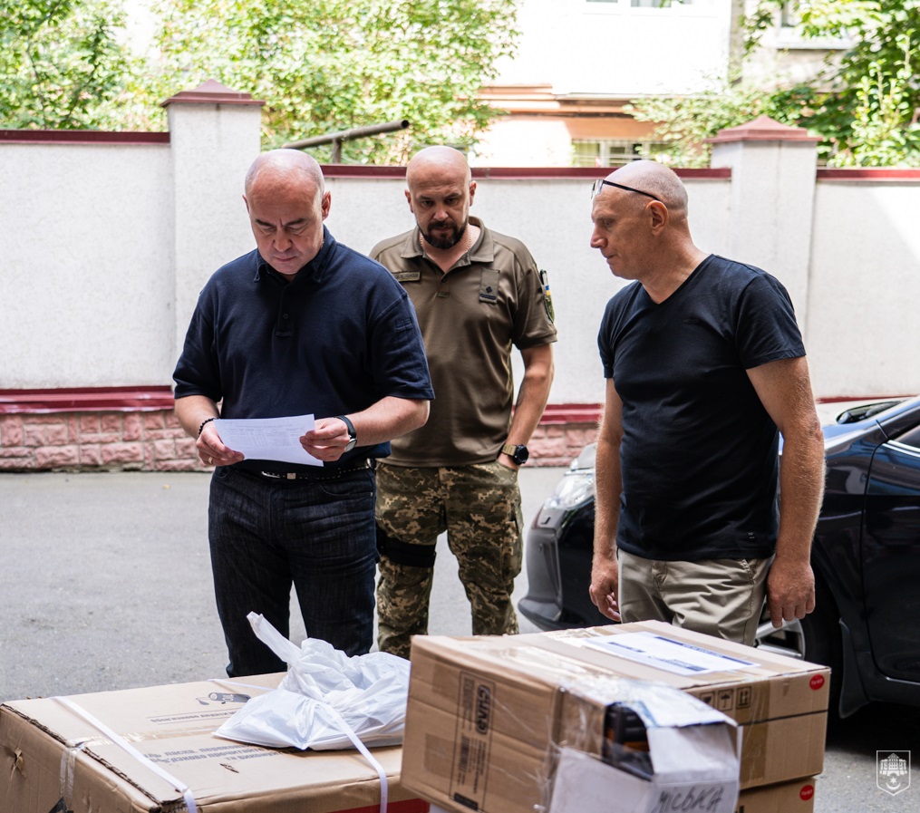 З Тернополя для потреб військовослужбовців Територіальної оборони ЗСУ передали чергову партію обладнання