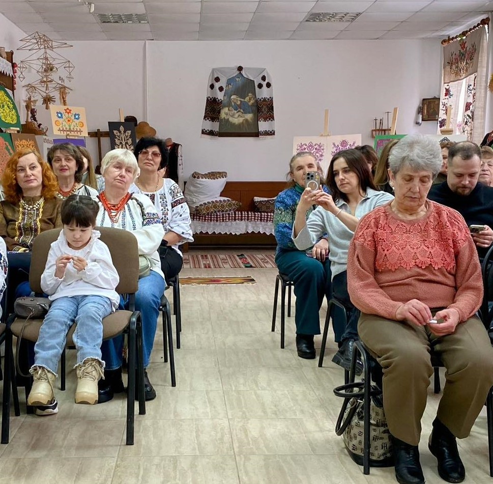 У Тернополі відкрили виставку витинанок