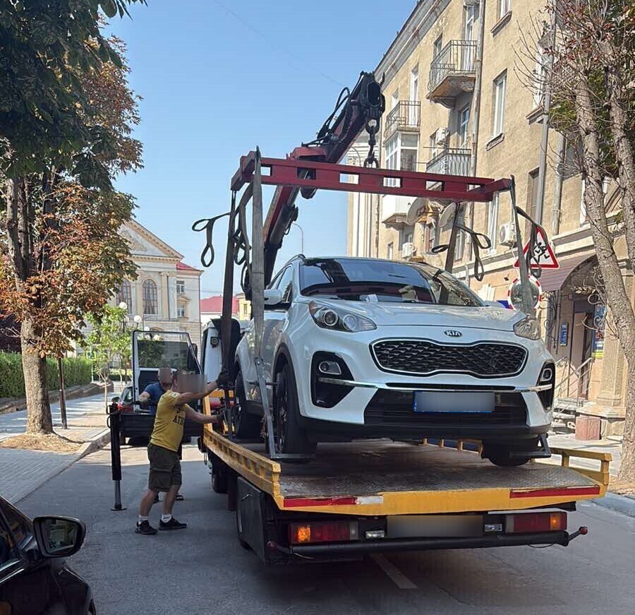 У Тернополі в липні евакуювали 72 автомобілі, припаркованих з порушеннями