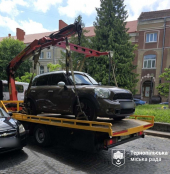 У травні в Тернополі евакуювали 58 автомобілів, припаркованих з порушеннями