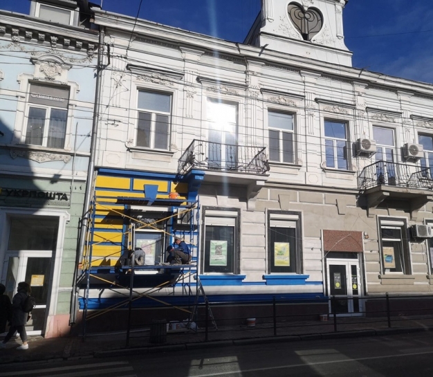 Реконструкція фасаду на вул.Руській у Тернополі відбувається без дозвільних документів