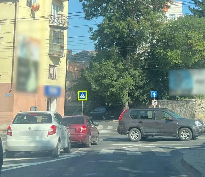 У Тернополі на перехресті просп. Степана Бандери та вул. Глиняної змінено організацію дорожнього руху