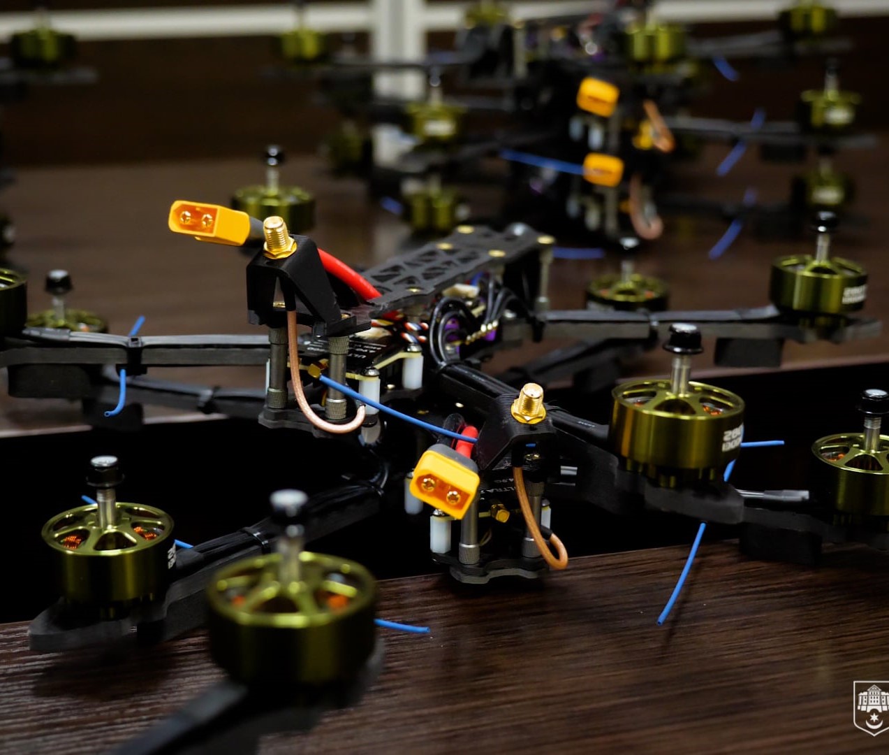З Тернополя для потреб захисників передали 35 квадрокоптерів FPV