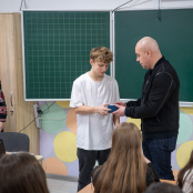 Міський голова Тернополя Сергій Надал передав пам’ятний годинник сину загиблого військового