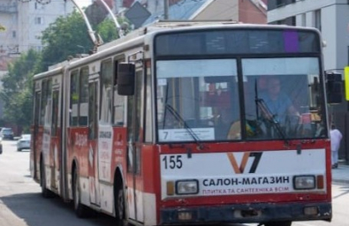 Через пошкодження контактної мережі тимчасово не курсують тролейбуси через вул. Збаразьку ОНОВЛЕНО