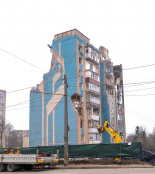 У Тернополі розпочався демонтаж будинку на вул. Василя Стуса, 8, зруйнованого російською ракетою