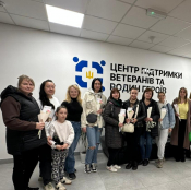 У Тернополі для дружин військовослужбовців провели майстер-клас із виготовлення свічок