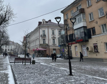 У Тернополі 23 одиниці техніки посипають вулиці протиожеледними засобами