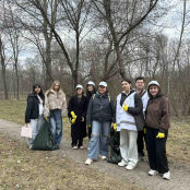 У Тернополі волонтери прибрали територію парку «Сопільче»