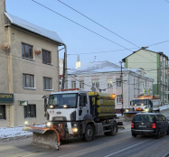 Близько 30 одиниць снігоочисної техніки працювало на території Тернопільської громади у Новорічну ніч