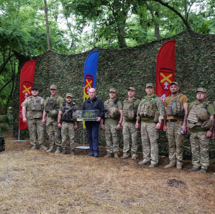 Сергій Надал передав техніку та відзнаки військовослужбовцям 44-ої артилерійської бригади