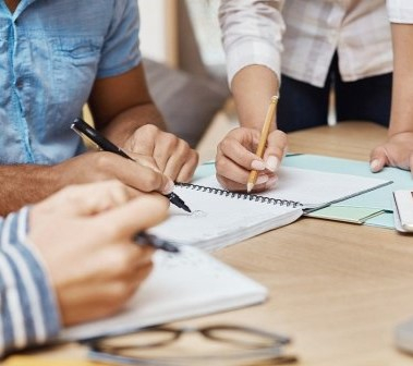 ВПО та сім’ї постраждалих від війни можуть отримати грантове фінансування на власну справу від Товариства Червоного Хреста