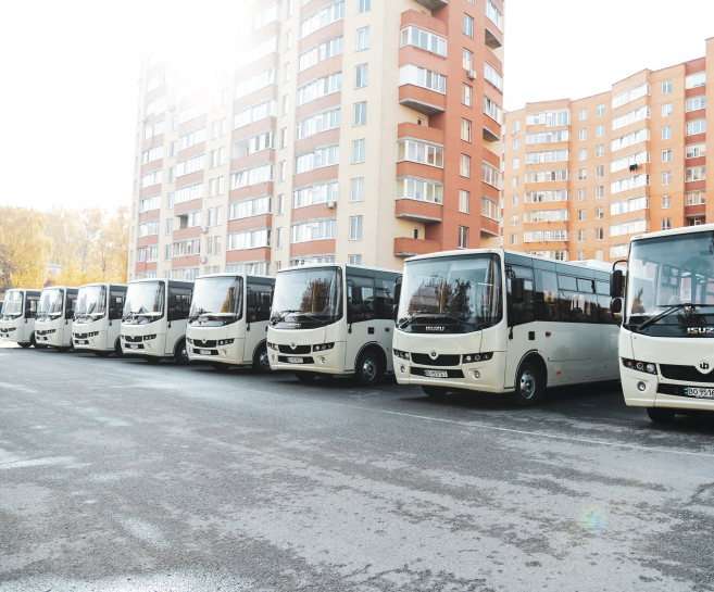 Вісім нових автобусів незабаром вийдуть на маршрути Тернополя