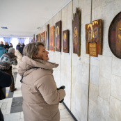 У Тернополі відкрили виставку ікон Володимира Шерстія «З вірою до Перемоги»