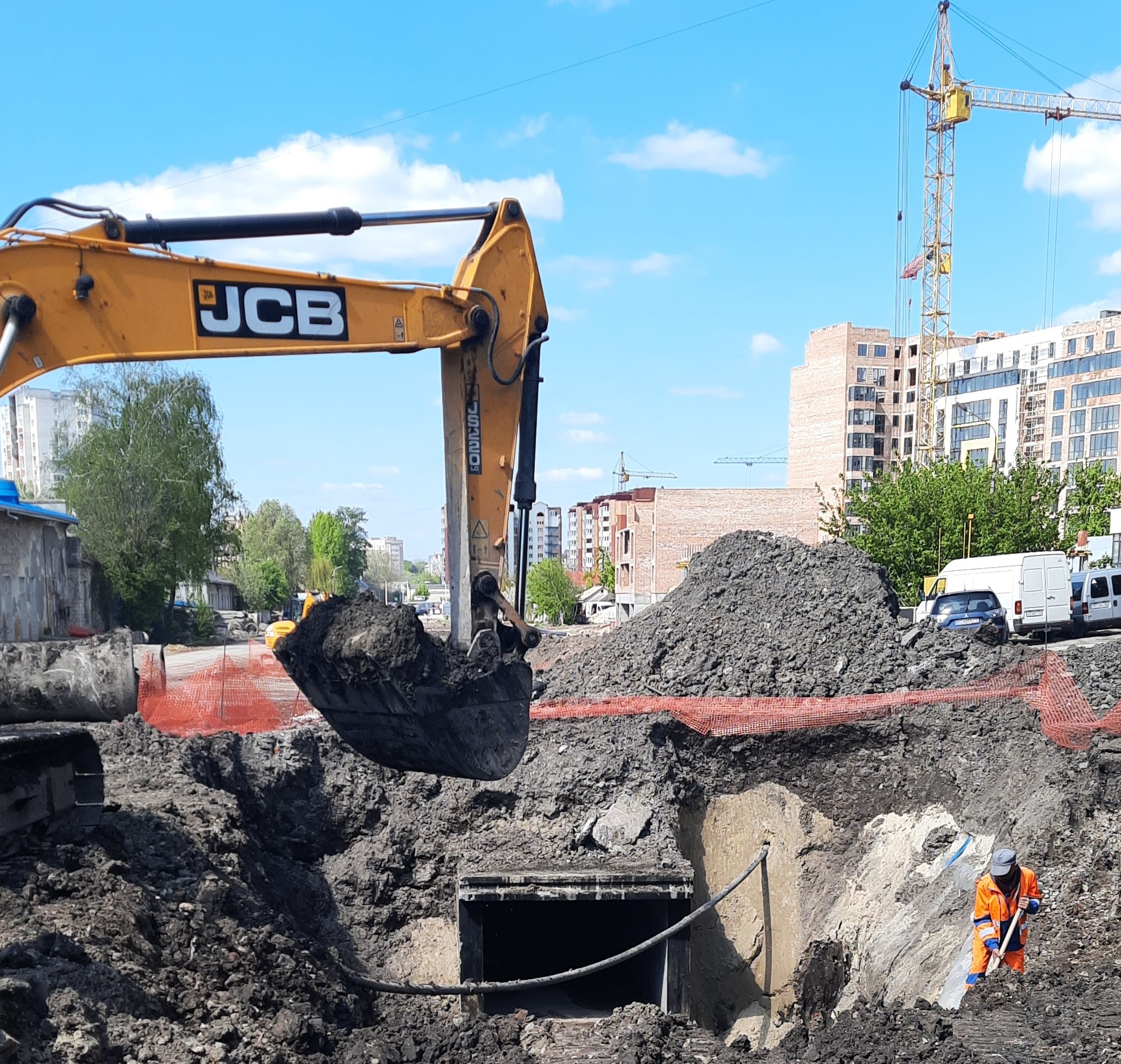 Триває будівництво дощового колектора на вул. Галицькій у Тернополі